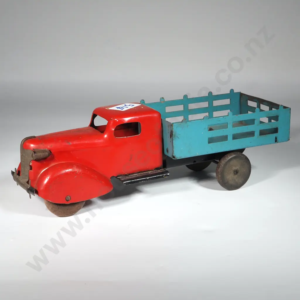 1940s Wyandotte Red/Blue Stakebed Truck w Free Wheel Wooden Wheels. Image 1++