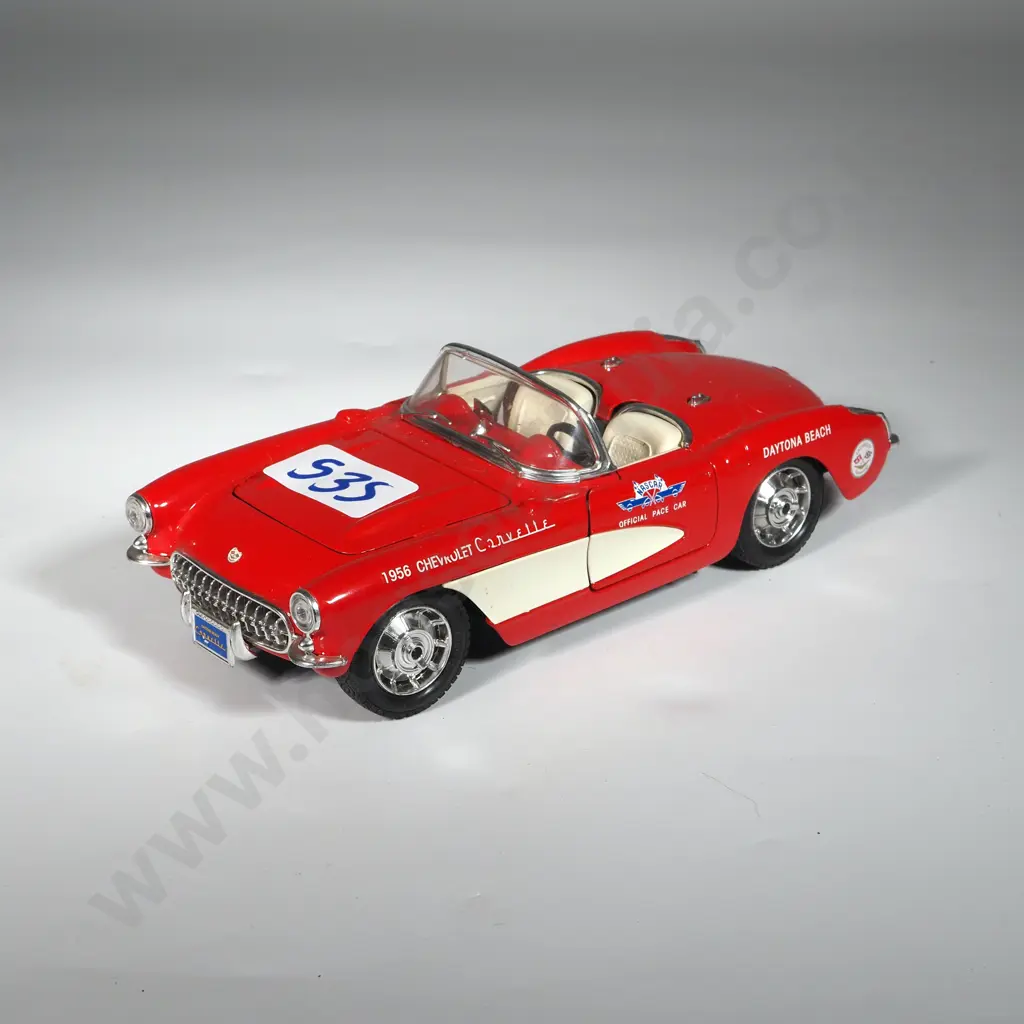 Bburago Red & Cream Diecast 1957 Chevrolet Corvette 1/24. Image 1++