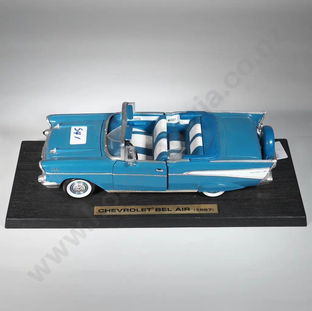 Diecast Model Of A 1957 Chevrolet Bel Air Convertible. Damage To Windscreen Image 1++