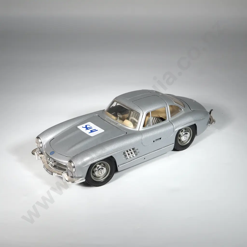 Bburago Mercedes-Benz 300 SL 1:18 Image 1++