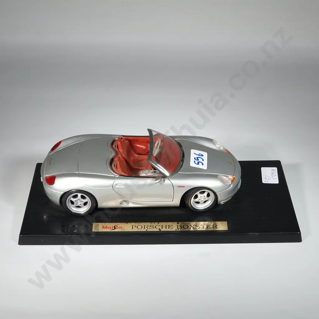 Maisto Porsche Boxer on Platform. A/F. Image 1++