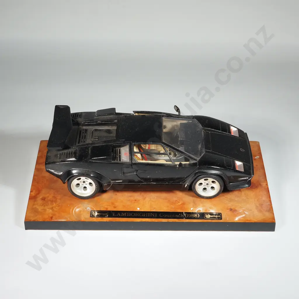 Boxed BBurago Lamborghini Countach. 1988. A/F. Image 1++