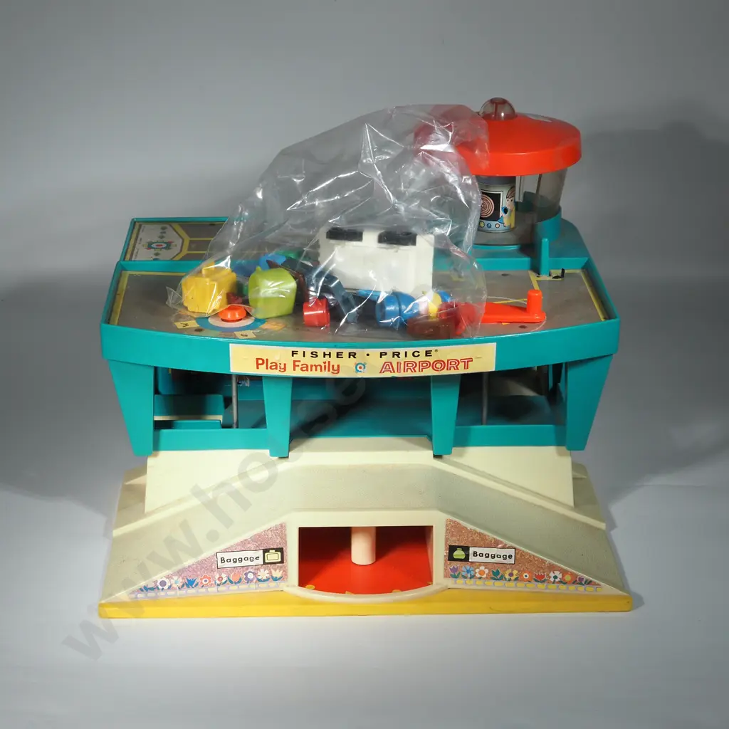 Fisher-Price Little People Everyday Adventures Airport Playset. 1972, Model 996 Image 1++
