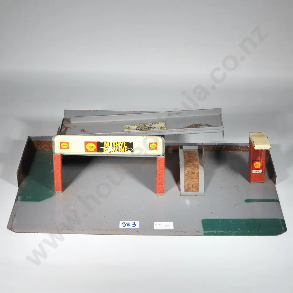 Vintage Shell Brand Toy Garage Or  Service Station Playset  Image 1++