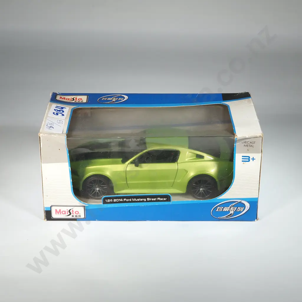 Boxed Maisto Die Cast Metal 1:24 2014 Ford Mustang Street Racer. Image 1++