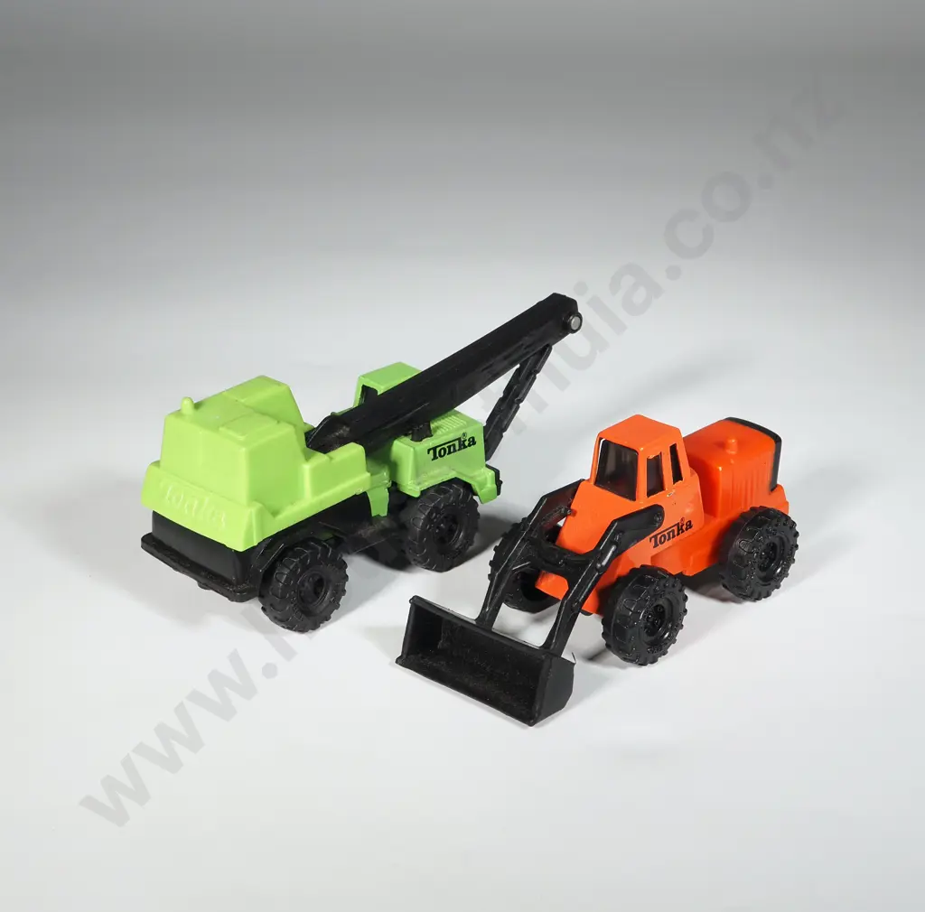 Two Tonka Die-Cast/Plastic Model Toys: 1992 Orange Classics Bull Dozer & 1994 Green Crane w Boom. Image 1++