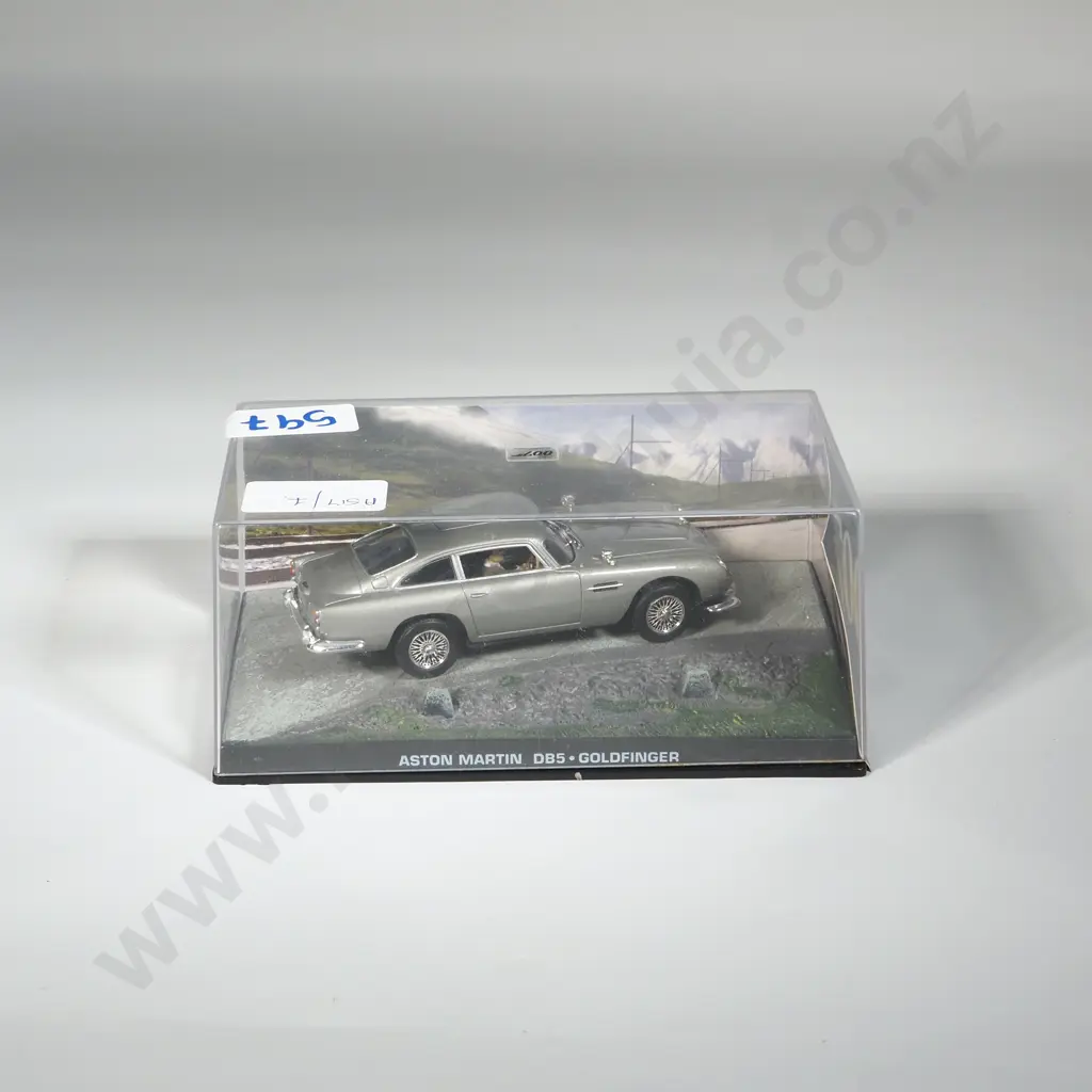 Model Of Jame's Bond Aston. Martin DB5 Goldfinger Image 1++