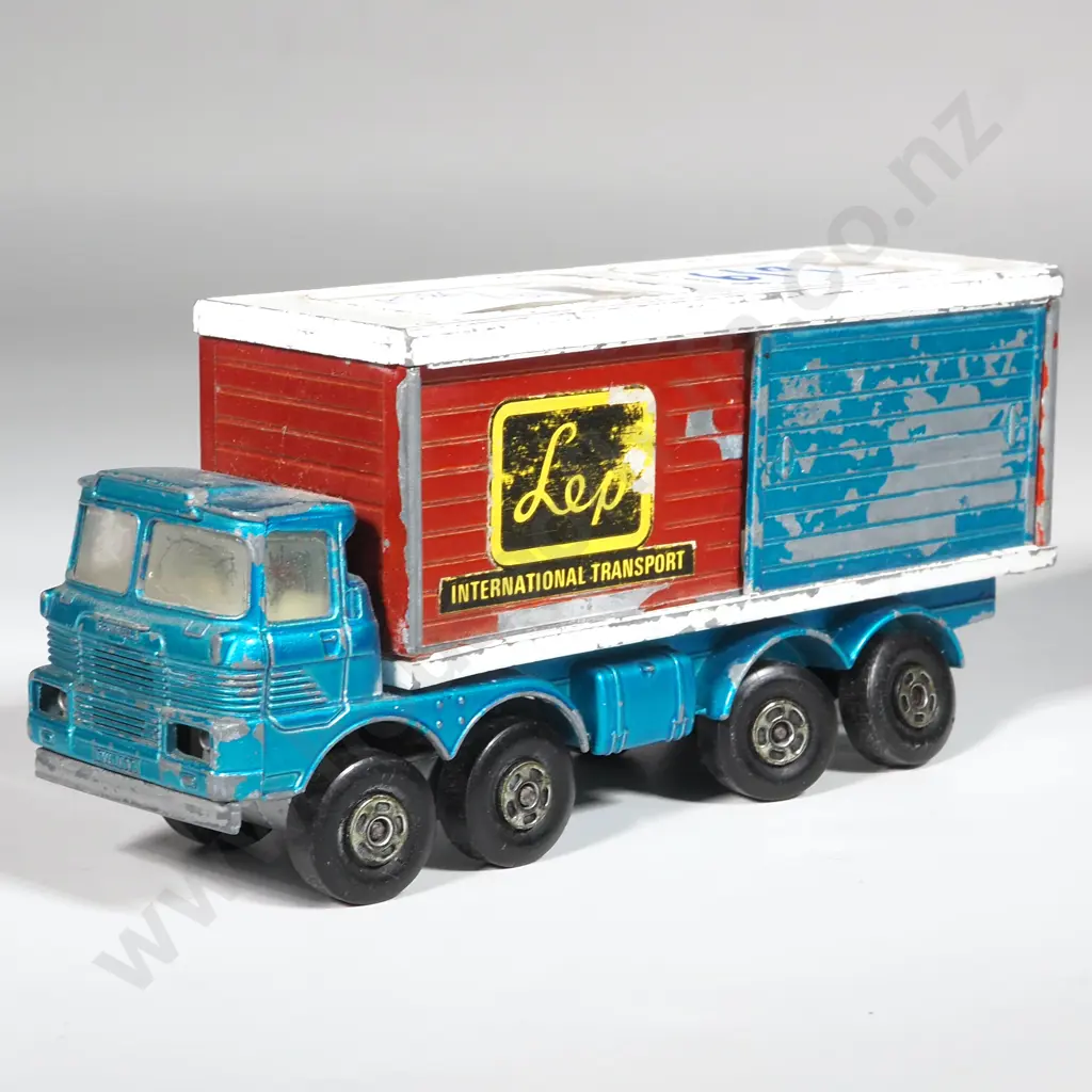 Blue MatchBox Superkings  K-214 Freightliner. Image 1++