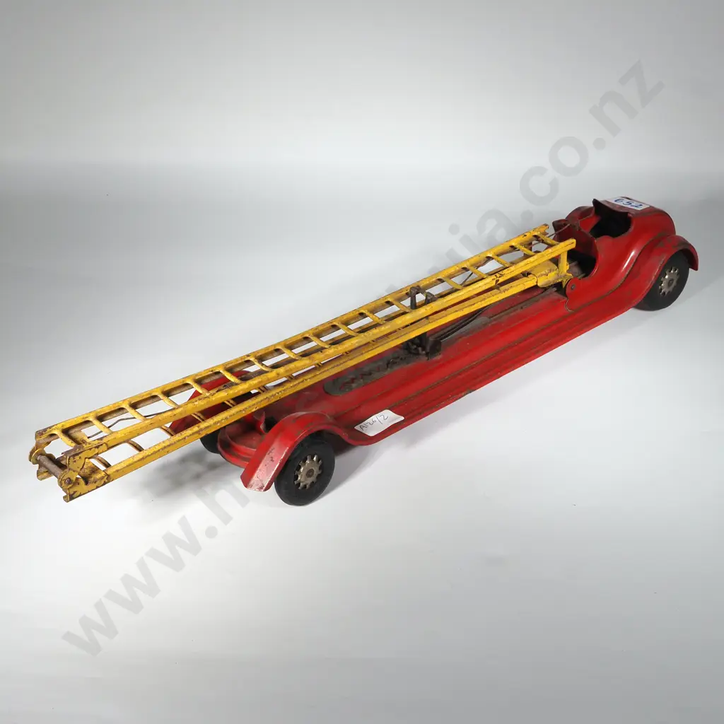 Antique Tin Plate Fire Engine  Image 1++