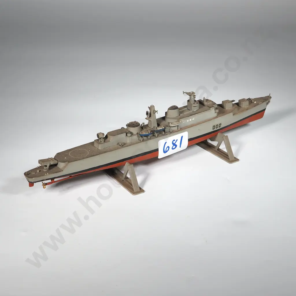 Scale Model HMNZS Te Mana (F11). A/F. Image 1++