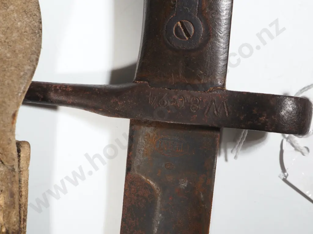 Scarce WW2 Italian Bayonet in Scabbard w Original Leather Frog  Image 1++