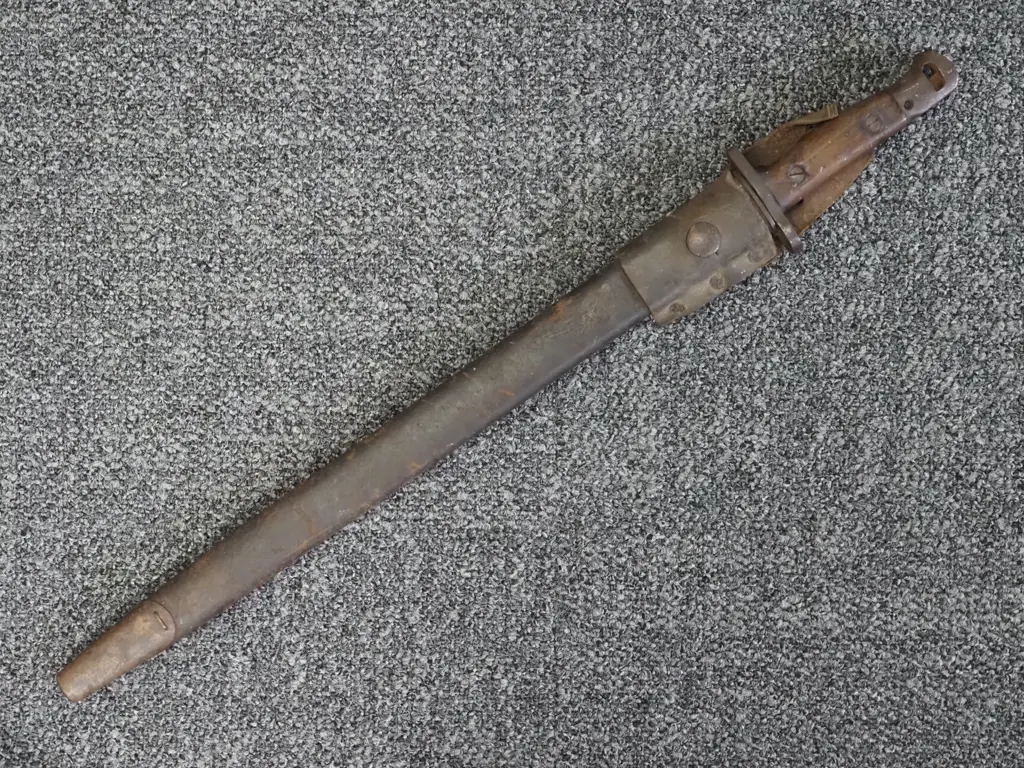 1907 Pattern Bayonet by Sanderson 1/1918 in Scabbard & Leather Frog - Missing Locking Catch Image 1++