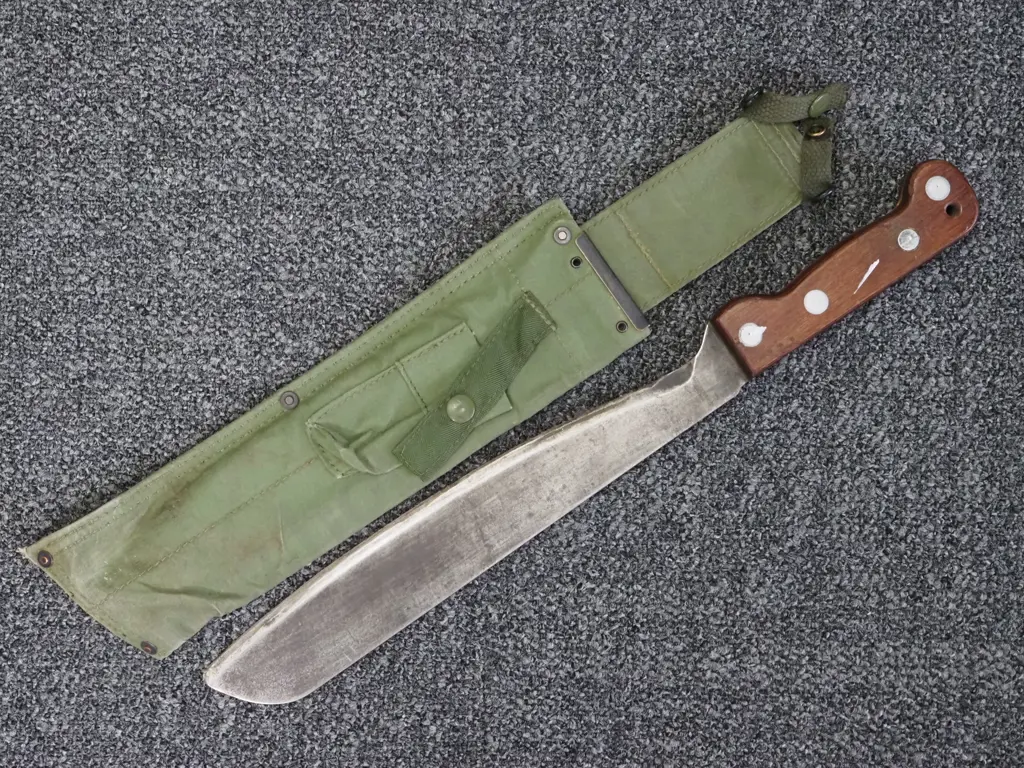 1980's Army Go Lock Machete w Sheath Image 1++