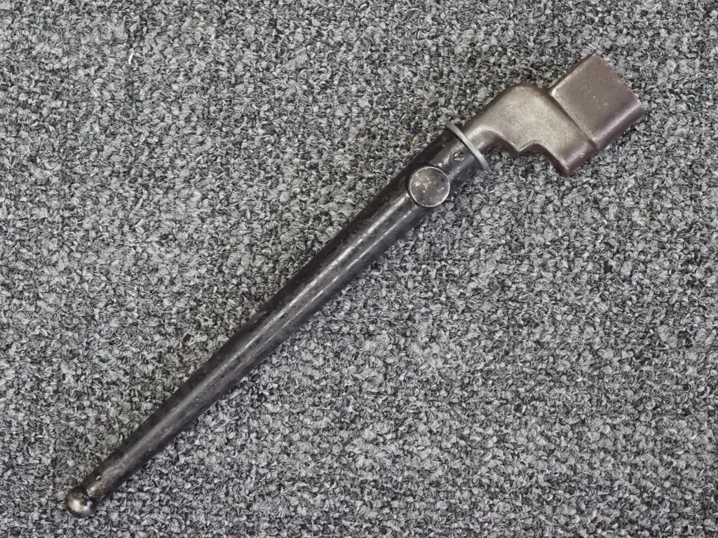 Lee Enfield No. 4 Mk II Spike Bayonet & Scabbard by Savage Arms Image 1++