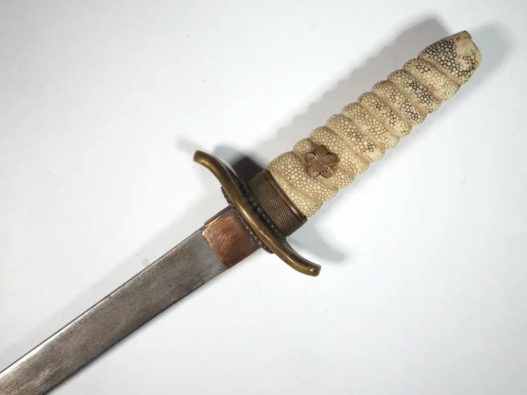 Japanese WWII Naval Dirk - No Scabbard Image 1++