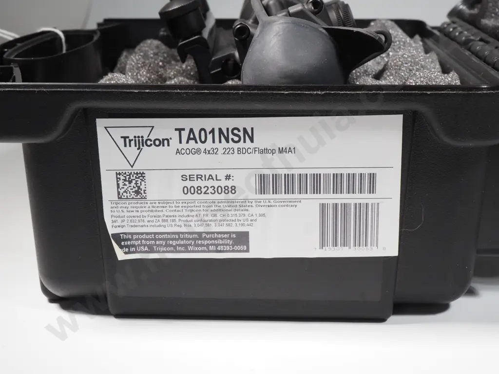 Trijicon ACOG 4x32 .223 BDC Glattop Scope - Unused TA01NSN Image 1++