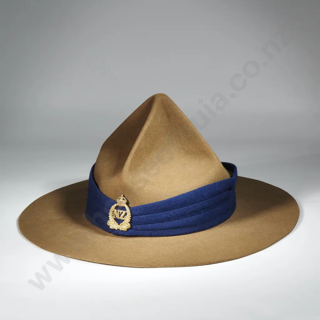 Modern Lemon Squeezer Hat w WWII MP, Pugaree & NZ Onward Badge Image 1++
