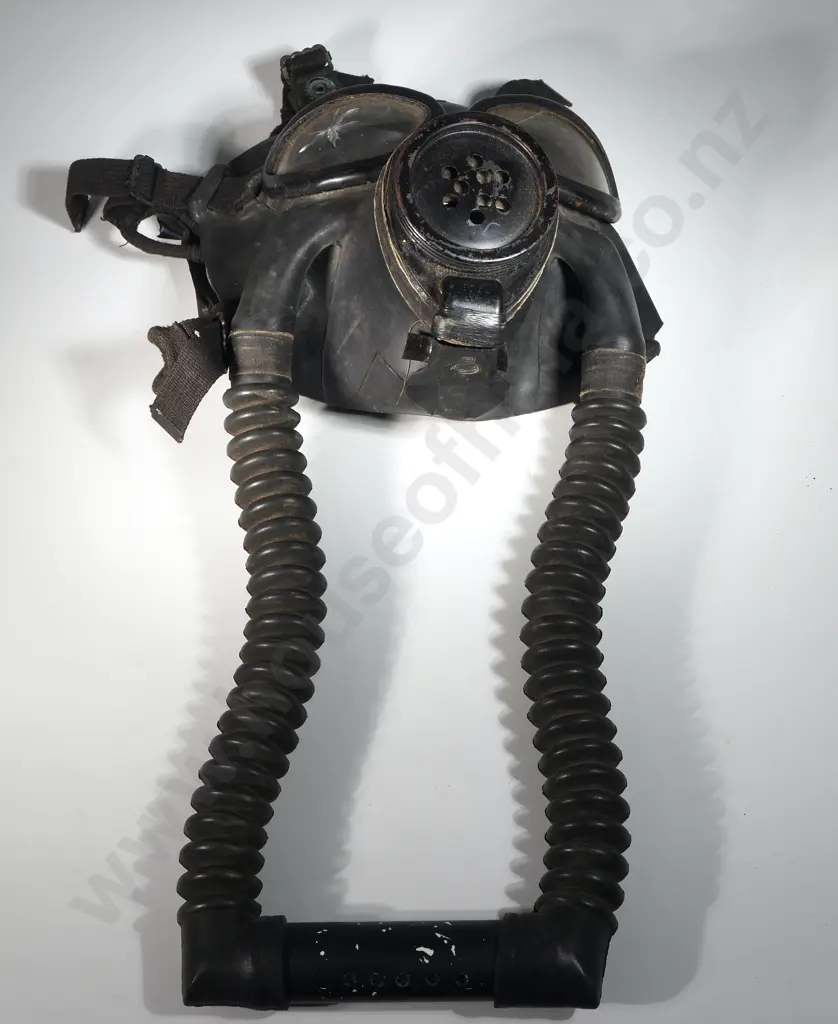 WW2 US Navy MK III Gas Mask  Image 1++