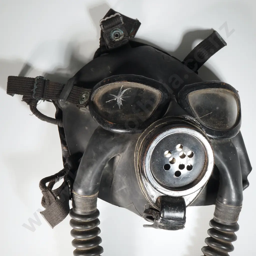 WW2 US Navy MK III Gas Mask  Image 1++