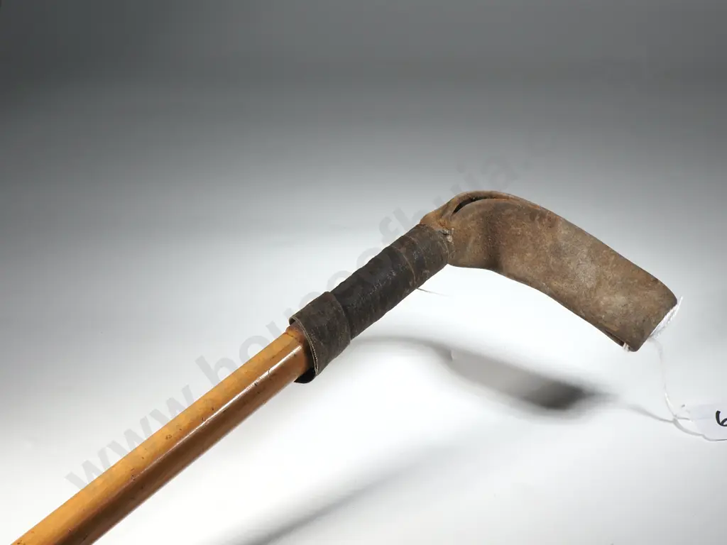 HammerHead Hunting Crop w Fox Head Embellishment. Image 1++