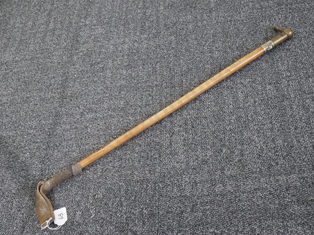 HammerHead Hunting Crop w Fox Head Embellishment. Image 1++