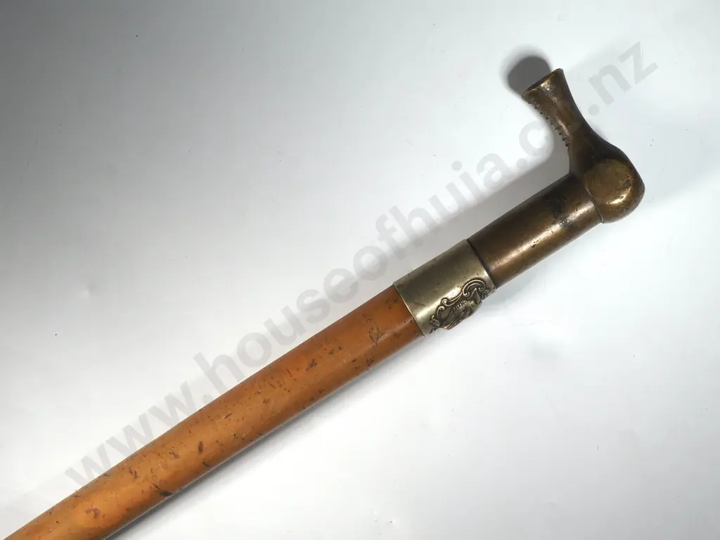 HammerHead Hunting Crop w Fox Head Embellishment. Image 1++