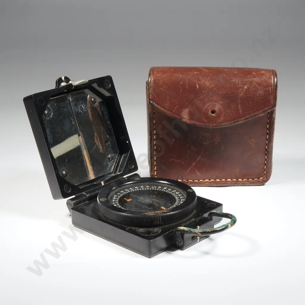 Mk1 Magnetic Marching Compass in Leather Pouch. Image 1++
