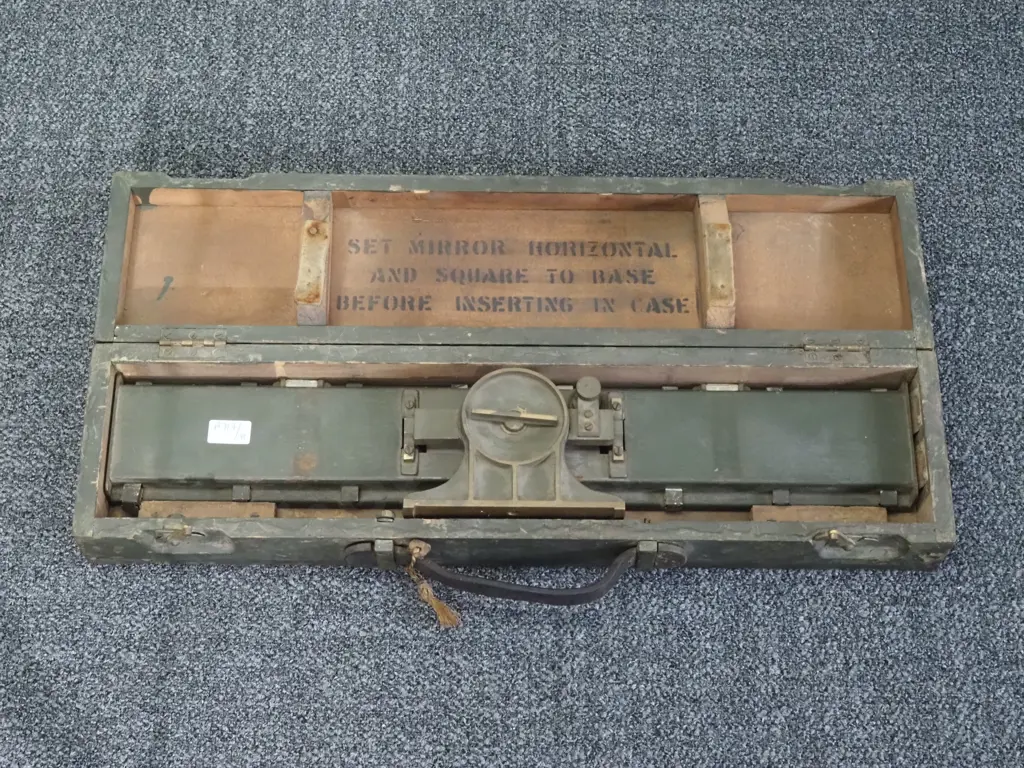 Boxed Paralleloscope Mk V 1940 Dated Image 1++