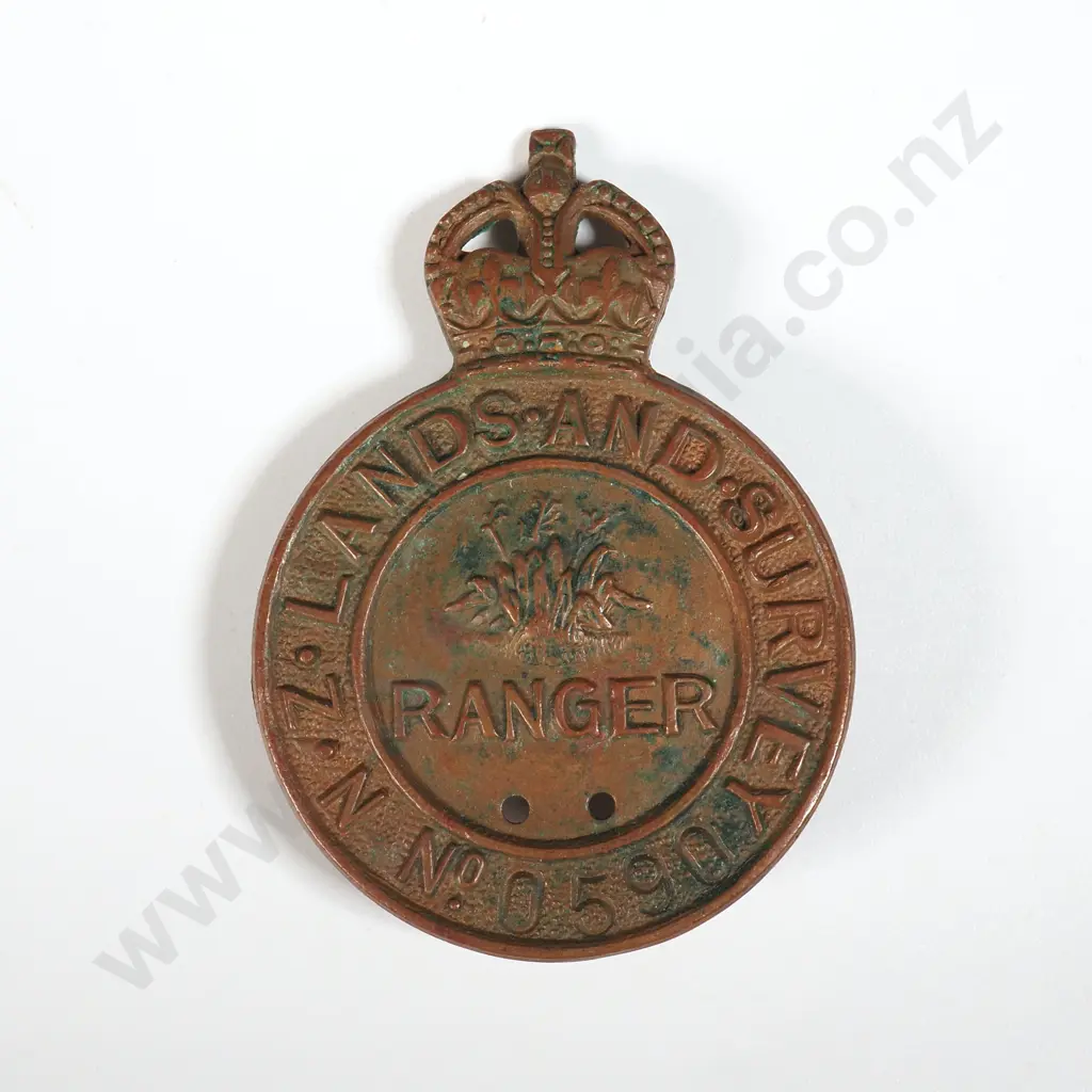 Lands & Surveys Ranger Cap Badge  Image 1++