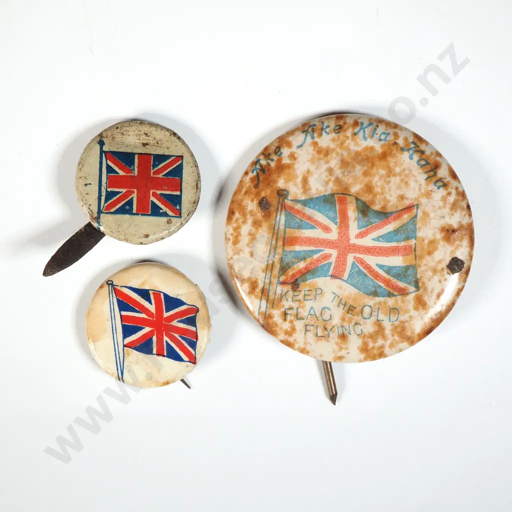 Three WW1 New Zealand Patriotic Pins  Image 1++