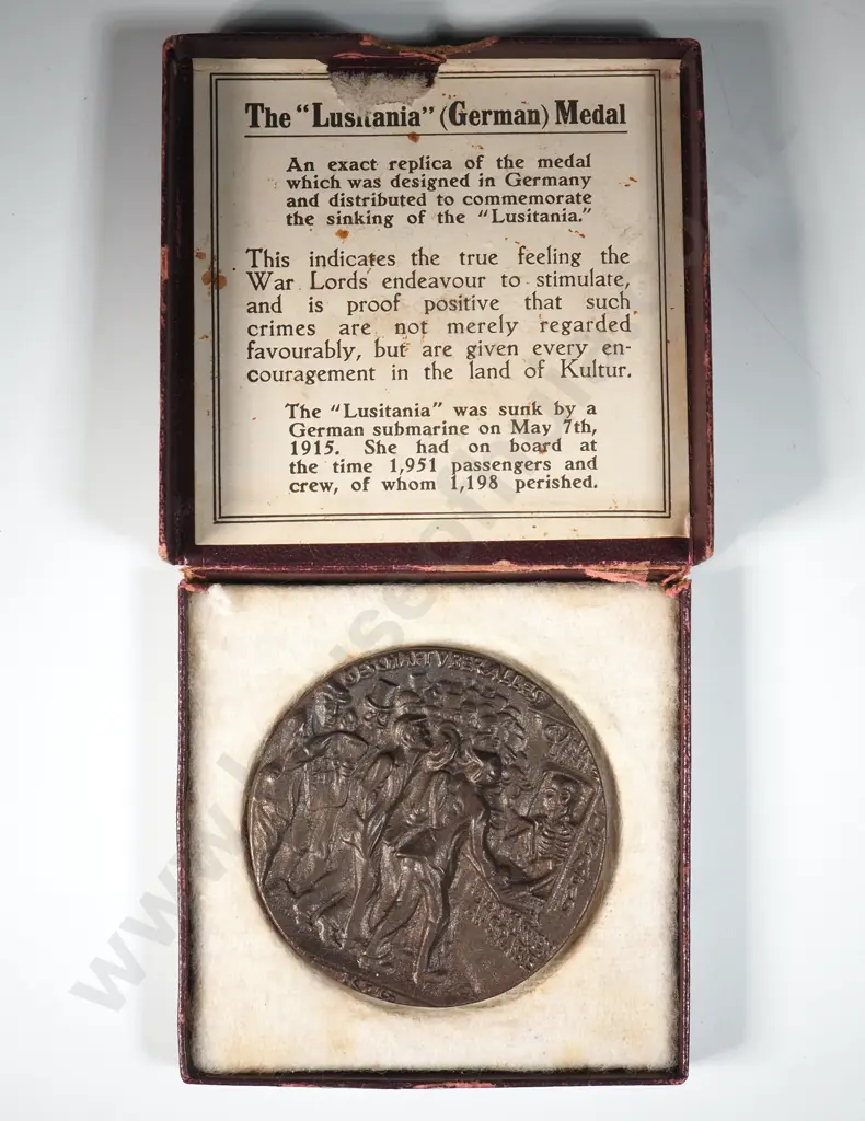 Cased WW1 Lusitania Patriotic Medal Image 1++