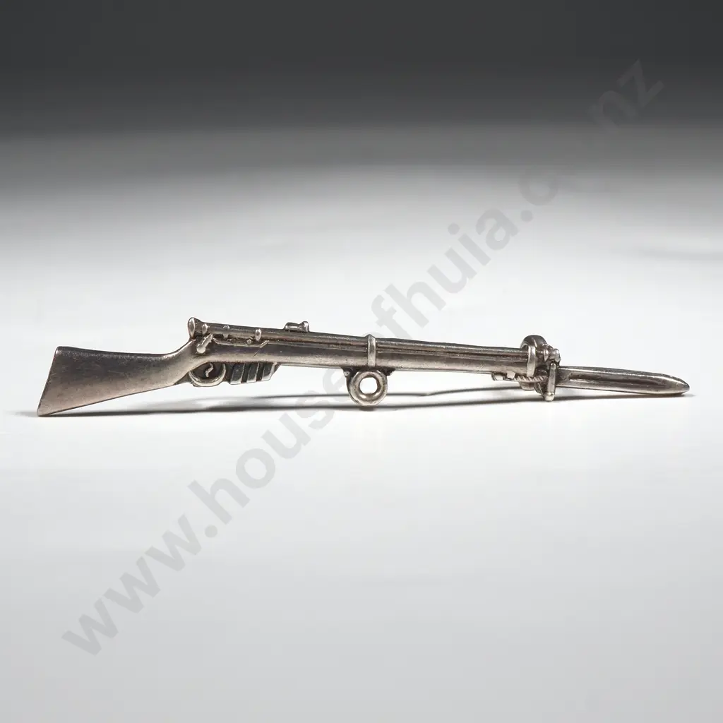 WWI Sterling Silver Rifle Sweetheart Badge. Image 1++