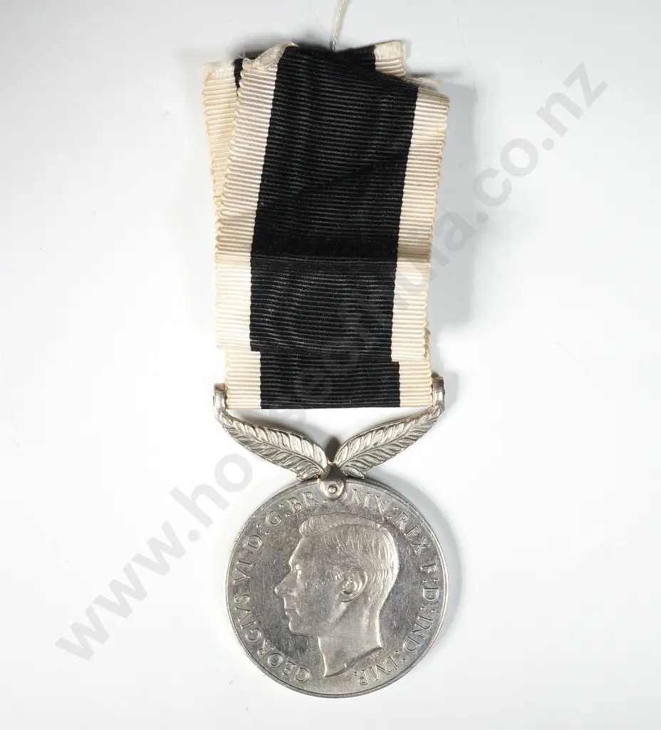 WW2 New Zealand Service Medal Image 1++