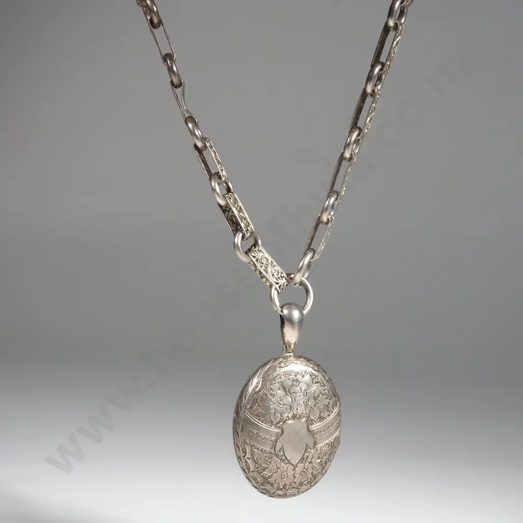 Excellent Antique Decorative Necklace & Locket w English Hallmarks Image 1++