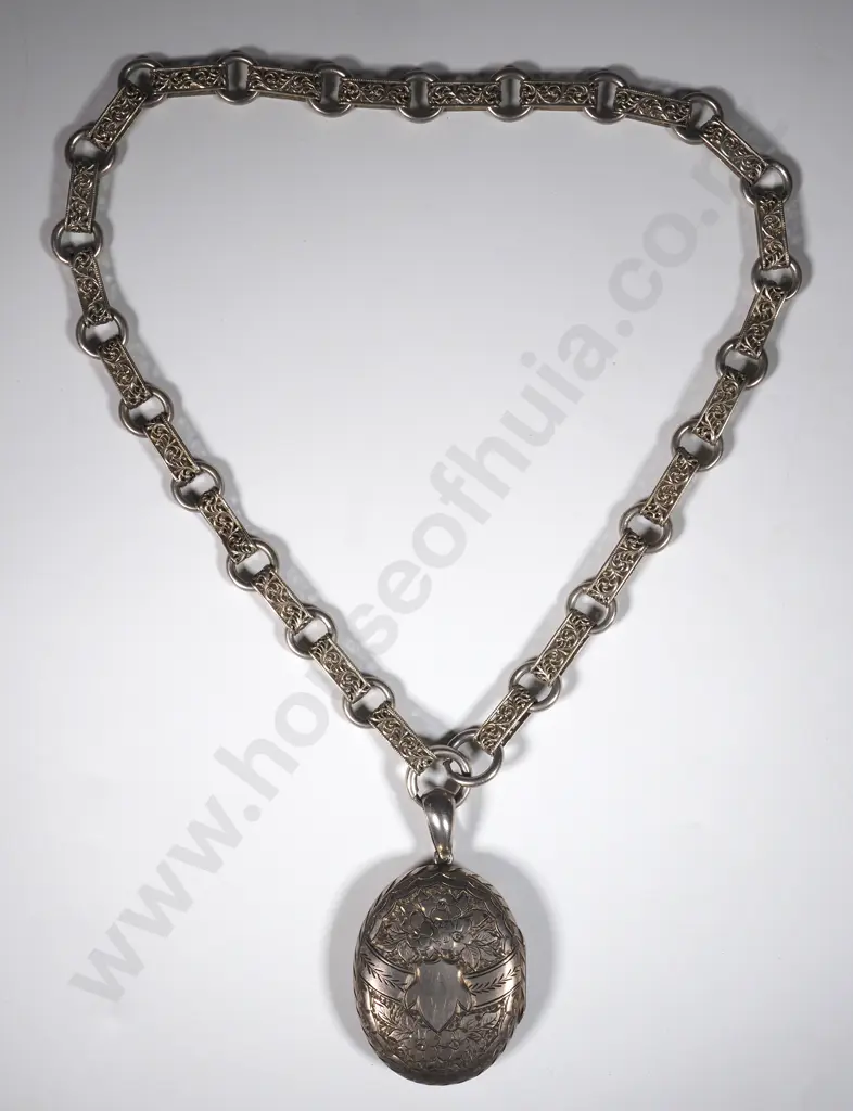 Excellent Antique Decorative Necklace & Locket w English Hallmarks Image 1++