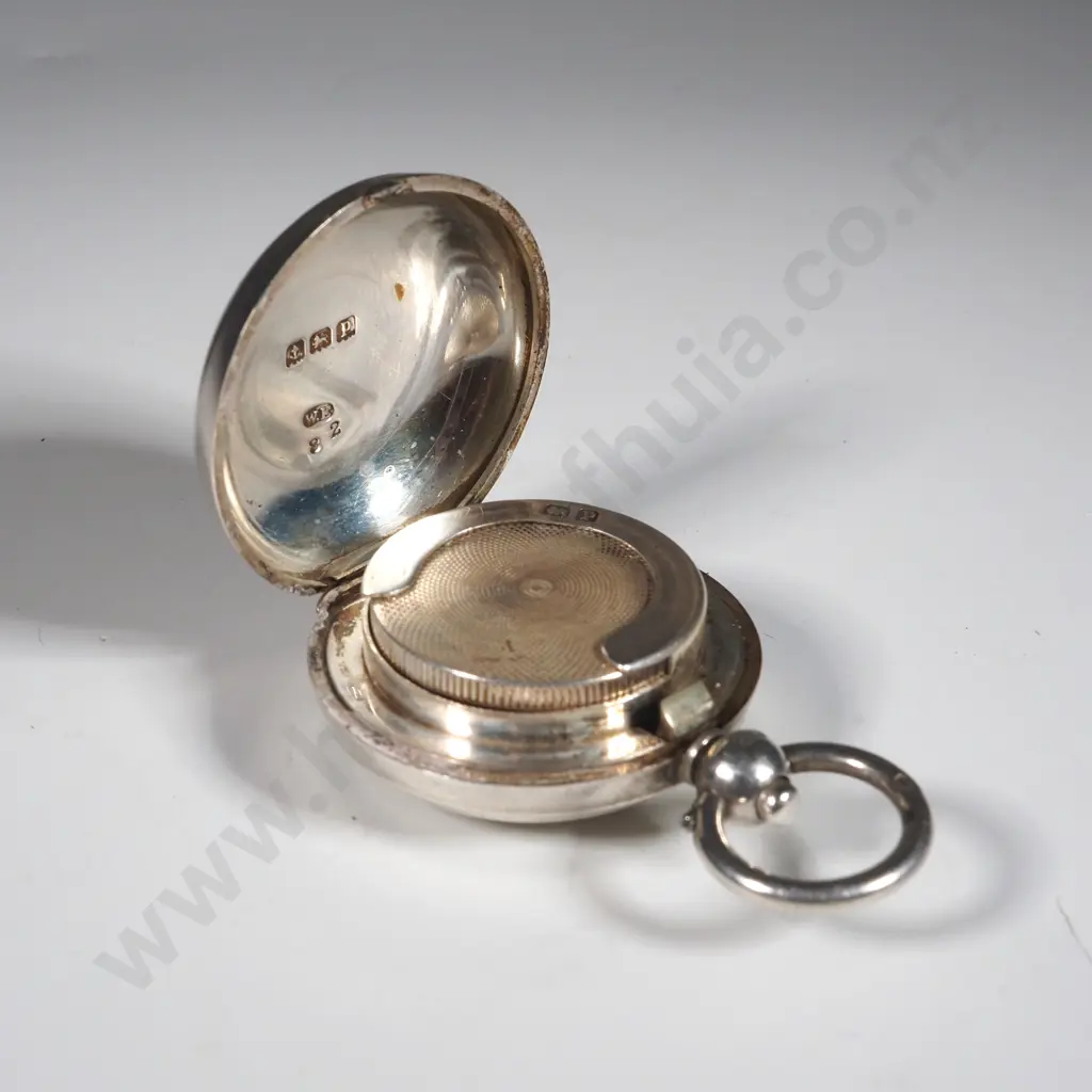 Sterling Silver Sovereign Case CircularCartouche & Engine Turned  Decoration Image 1++