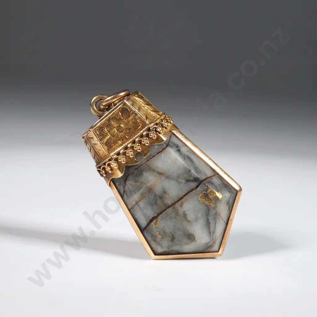 Antique 15ct Gold Bearing Quartz Pendant Image 1++
