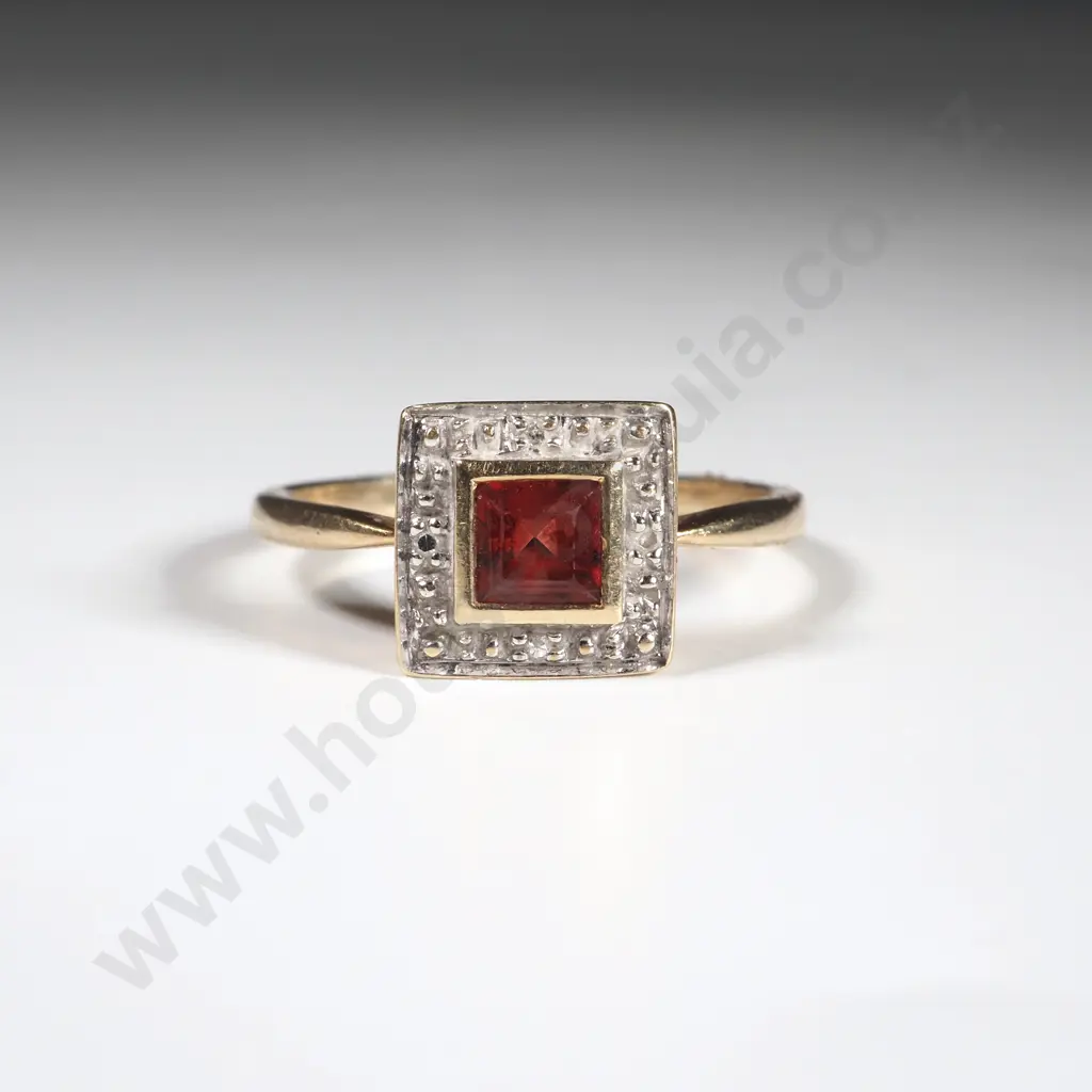 9ct Gold & Gemstone Ring Image 1++