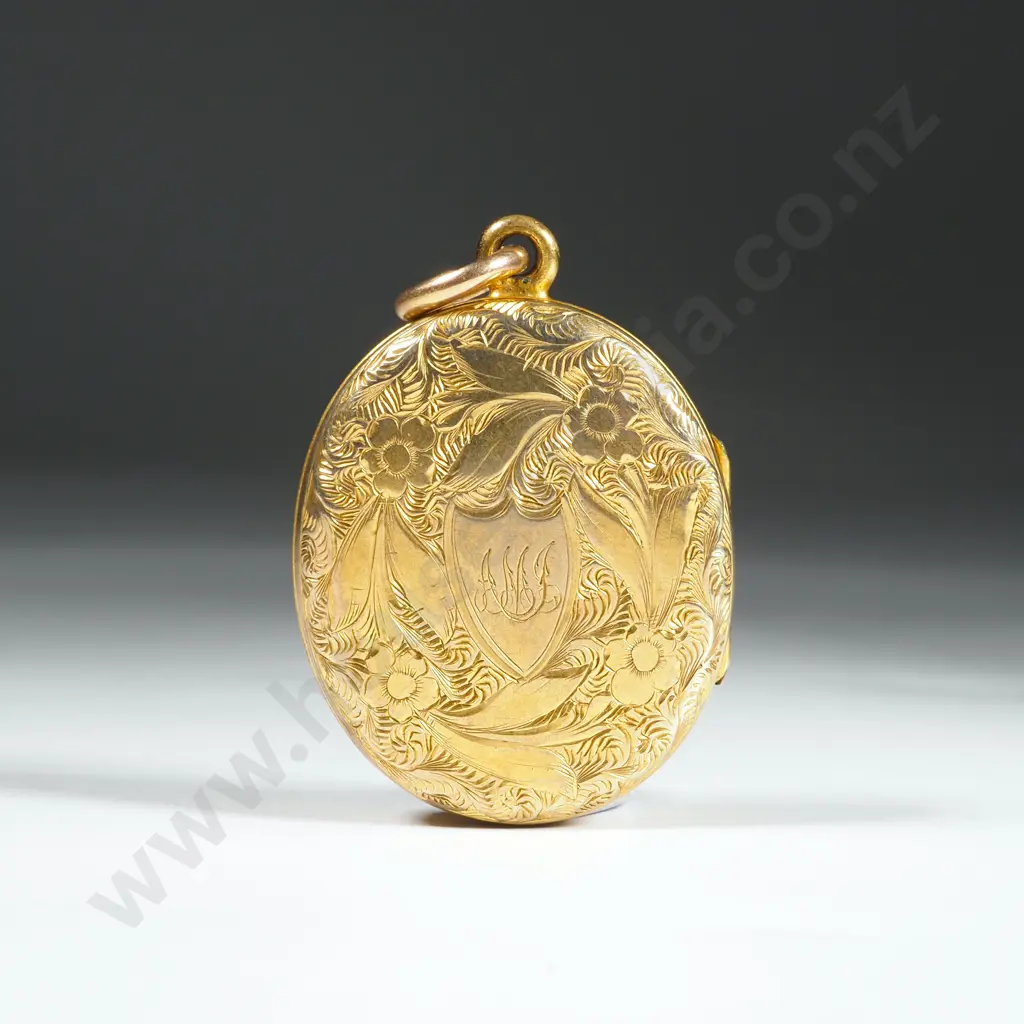 Antique Oval Gold (Front & Back) Locket with Engraved Decoration Image 1++