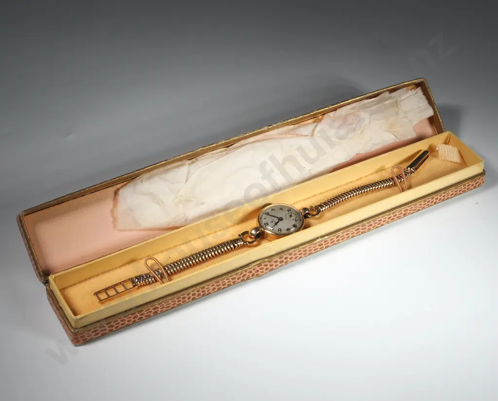 Cased Ladies 9ct Gold Rolex Wristwatch with 9ct Gold Bracelet Image 1++
