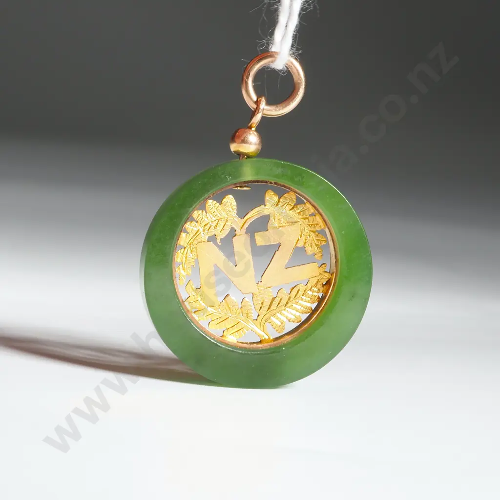 NZ Antique Gold & Greenstone Pendant Image 1++