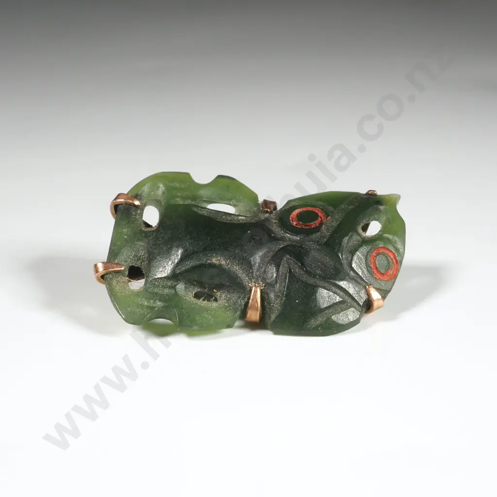 Antique Greenstone & 9ct Gold Backed Tiki Brooch Image 1++
