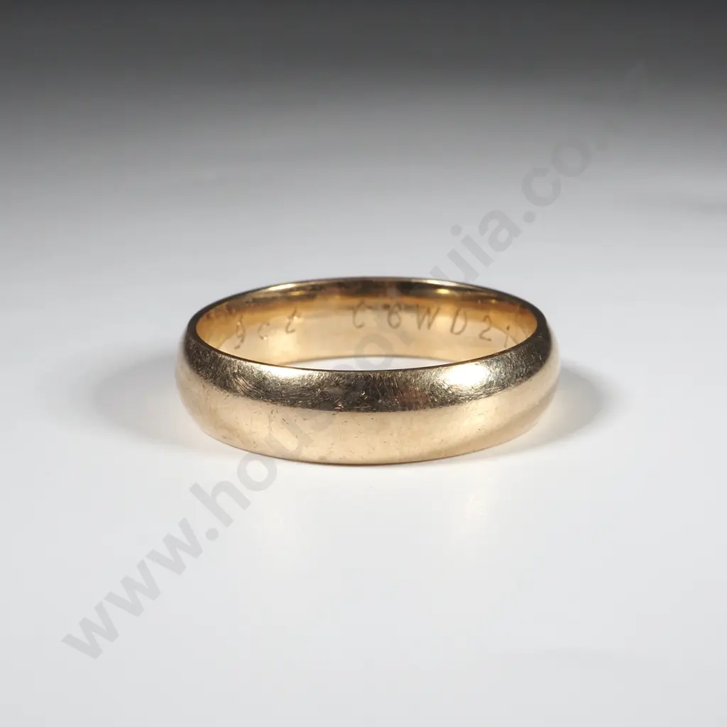 9ct Gold Wedding Band Image 1++