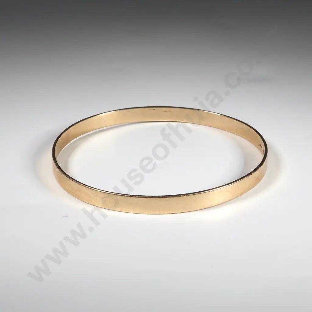 9ct Yellow Gold Bangle. Image 1++
