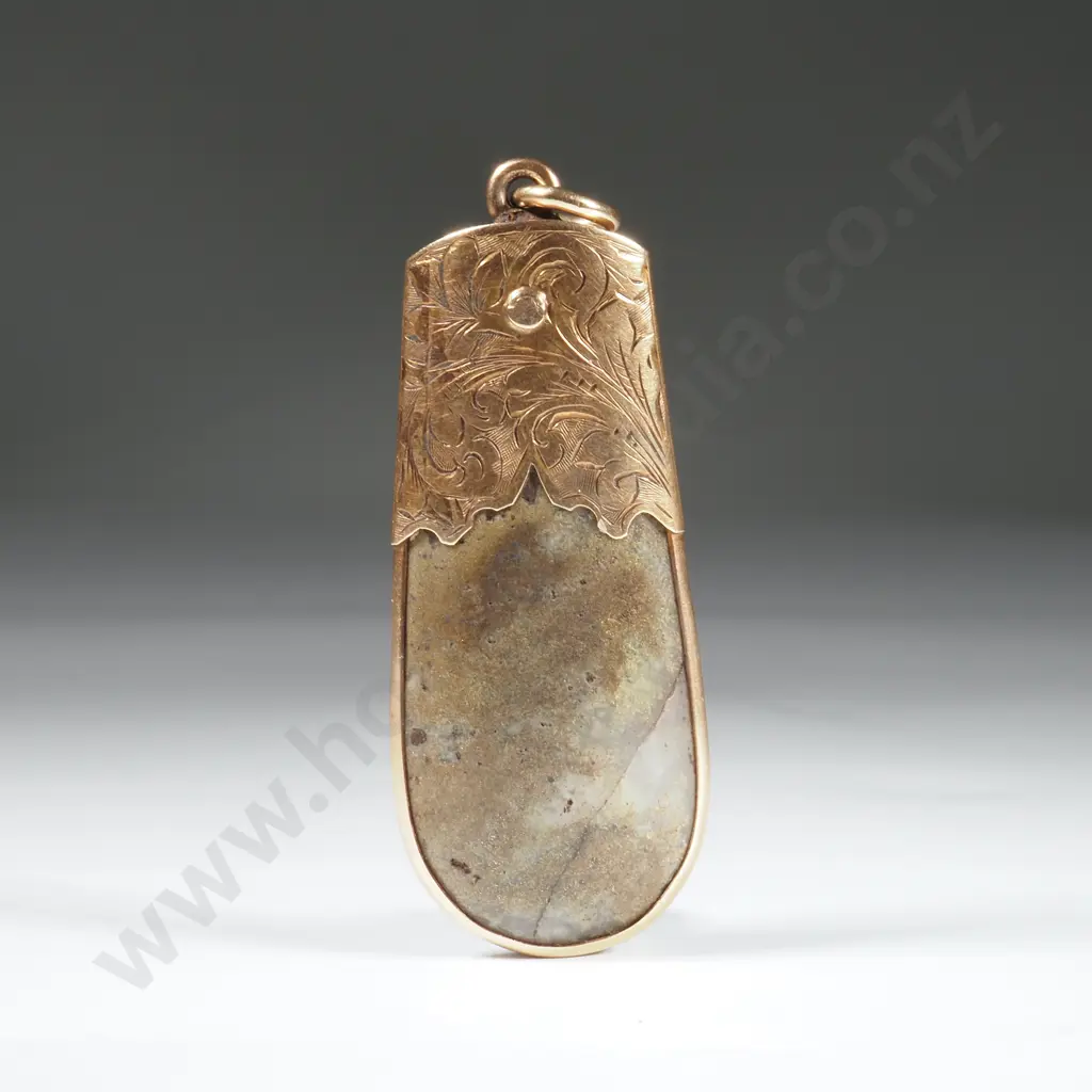 Antique NZ Gold Bearing Quartz Pendant Image 1++