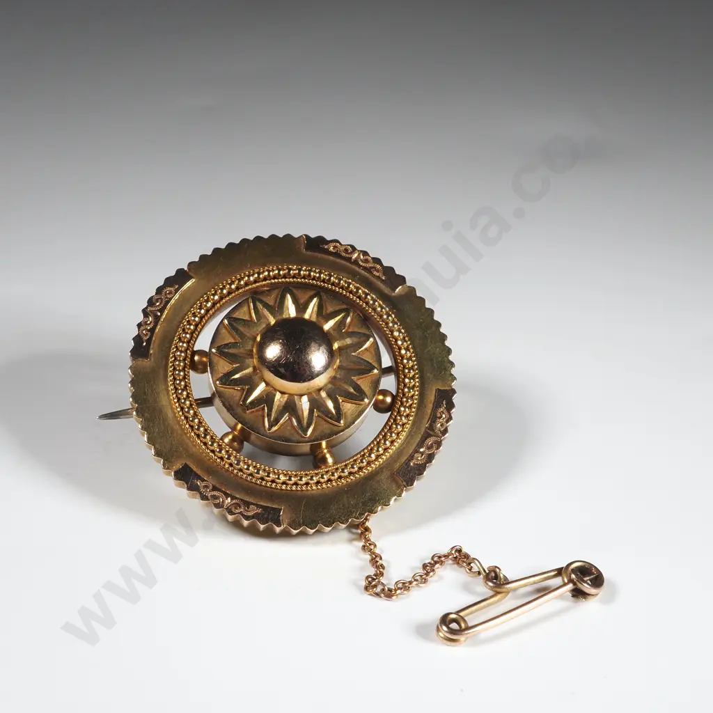 Antique 15ct Gold Brooch w 9ct Gold Fittings - Safety Chain 9ct Image 1++