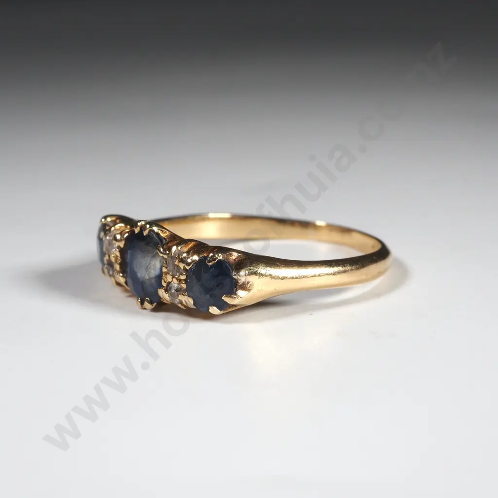 18ct Gold Sapphire & Diamond Ring Image 1++
