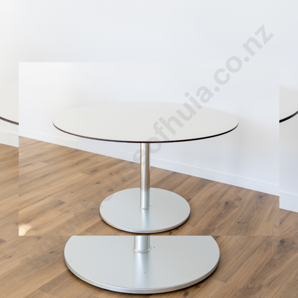 Large Circular Dining Table Image 1++