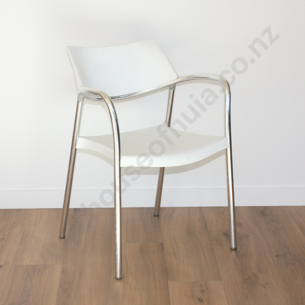 Six Outdoor Aluminium & Composite Chairs Image 1++