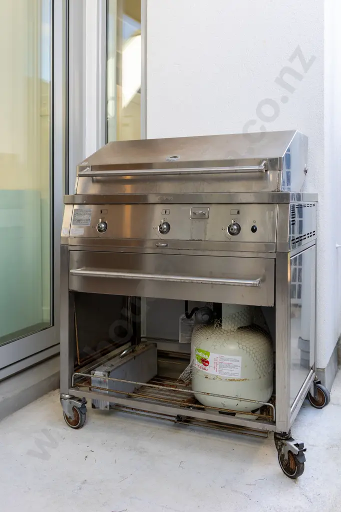 Smeg Outdoor BBQ RP $3,000.00 Image 1++